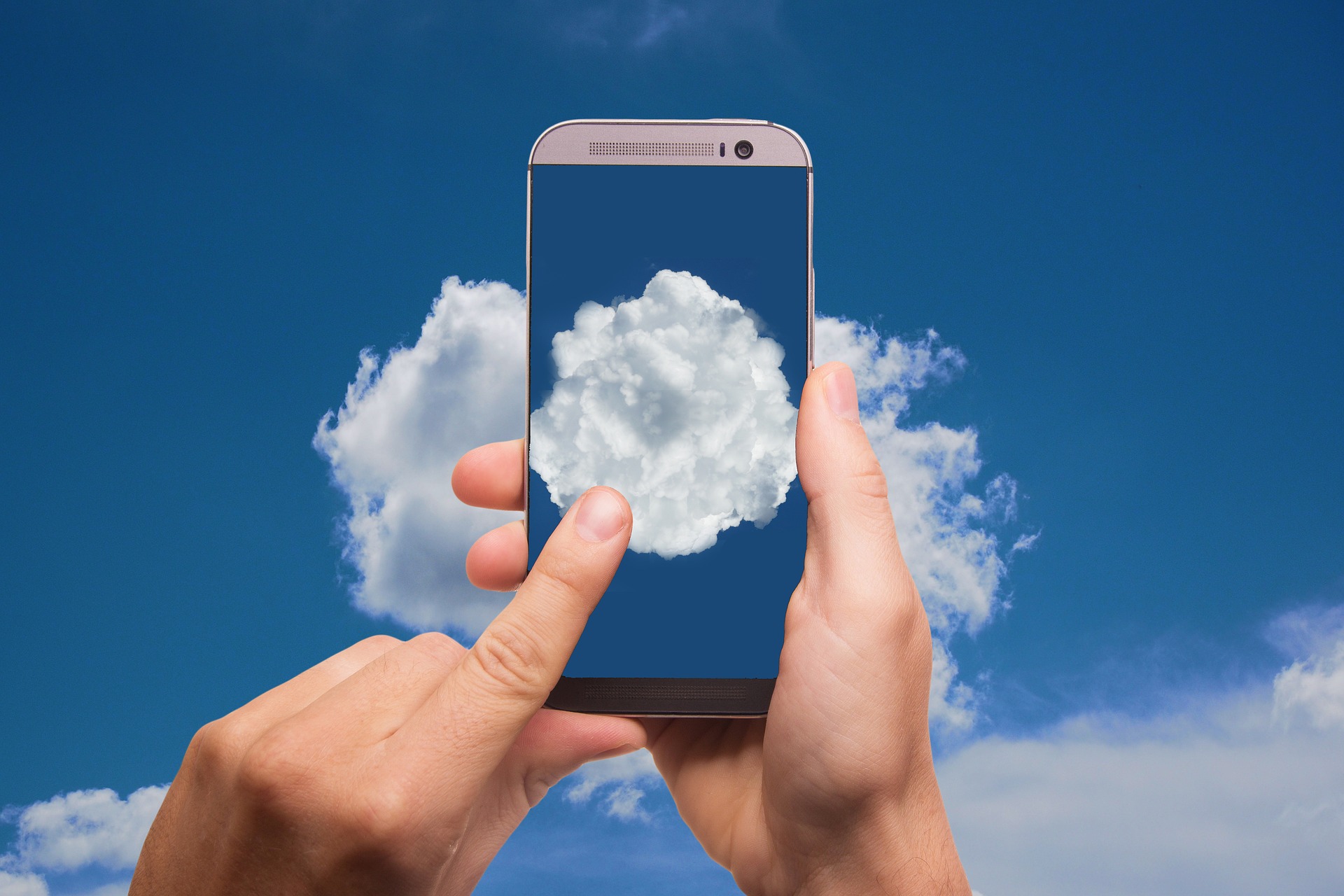 cloud-2537777_1920.jpg
